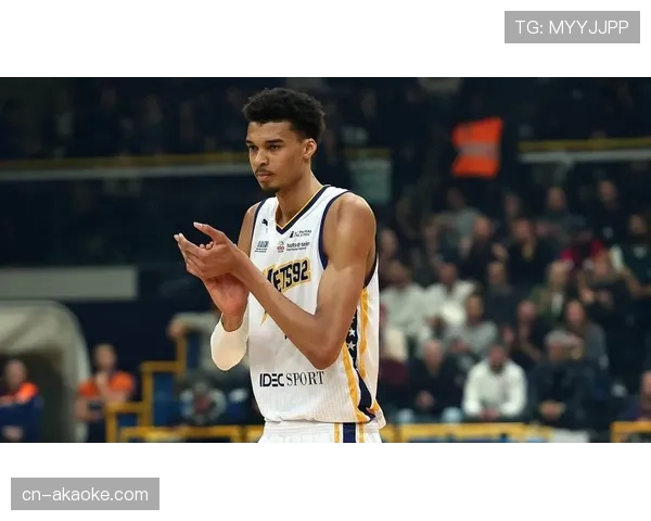 特写:维克托·文班亚马的增肌计划——一位划时代球员对传统身体改造的挑战 特写:维克托·文班亚马的增肌计划——一位划时代球员对传统身体改造的挑战